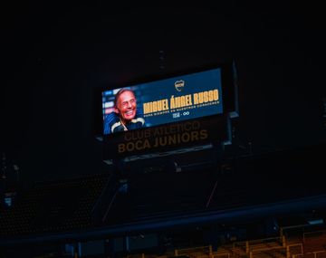 Emotivo adiós: las cenizas de Russo fueron esparcidas en La Bombonera