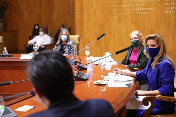 En México, Fabiola Yañez con agenda social