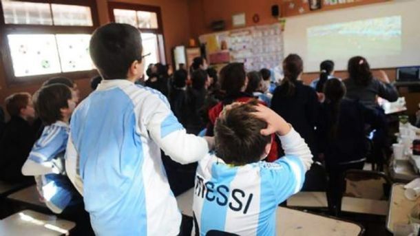 Mundial de Qatar 2022: los partidos de Argentina se podrán ver en las escuelas