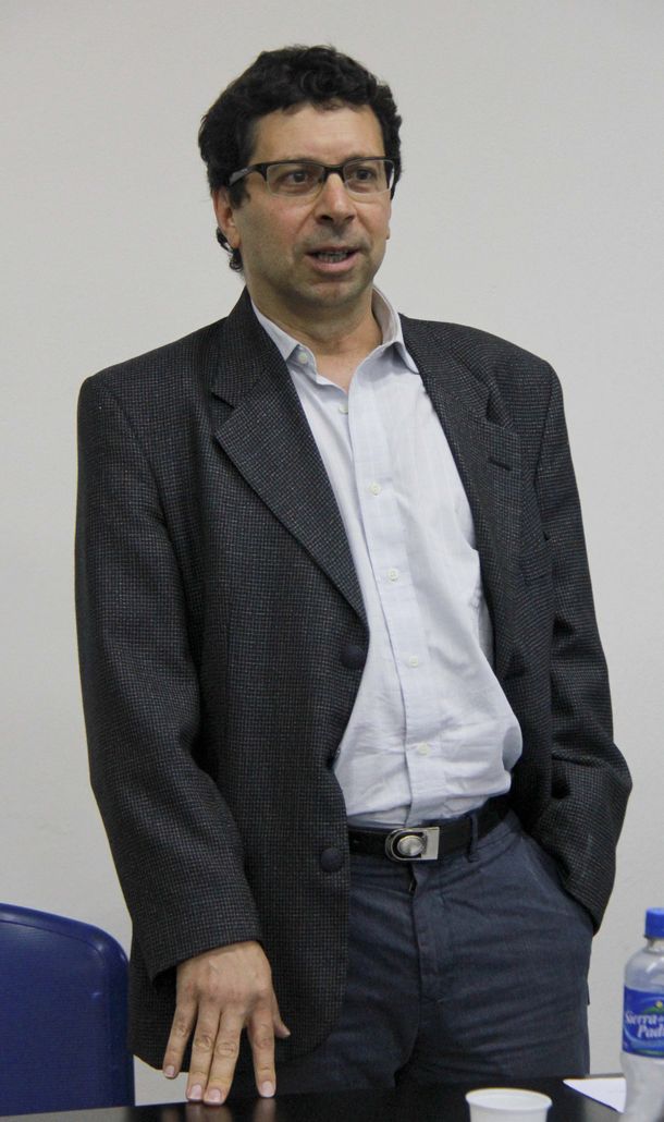 Alfredo Zaiat llega a Mega 98.3