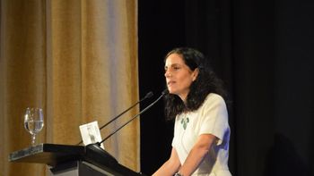 La ministra Azucena Arbeleche proyectó un crecimiento del 2% del PIB de Uruguay este año. La ministra Azucena Arbeleche proyectó un crecimiento del 2% del PIB de Uruguay este año.