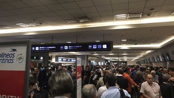 venezuela: aerolineas cancela su vuelo semanal a caracas por seguridad venezuela: aerolineas cancela su vuelo semanal a caracas por seguridad