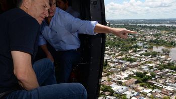 macri sobrevolara el centro santafesino afectado por las inundaciones macri sobrevolara el centro santafesino afectado por las inundaciones