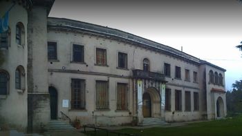 El colegio repudió el festejo de los padres por el cambio de curso al chico con Asperger El colegio repudió el festejo de los padres por el cambio de curso al chico con Asperger