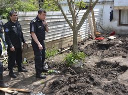 macabro: mato a su mujer, la enterro y tapo el pozo con un pelotero macabro: mato a su mujer, la enterro y tapo el pozo con un pelotero