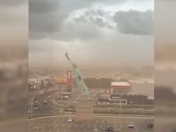 impactante video: temporal derribo replica de la estatua de la libertad en porto alegre impactante video: temporal derribo replica de la estatua de la libertad en porto alegre