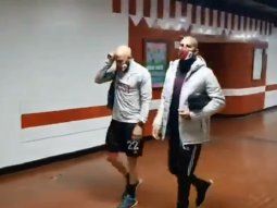 javier pinola, el primero en llegar al monumental y con la ropa de river: ¿juega? javier pinola, el primero en llegar al monumental y con la ropa de river: ¿juega?