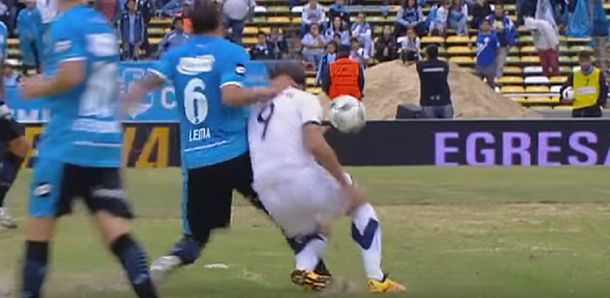 Alerta: Pavone se desgarró por culpa del estadio donde jugará Messi