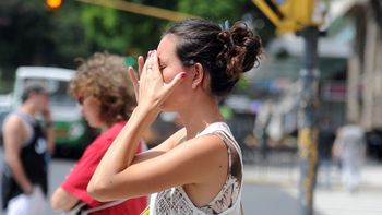 rige una alerta roja por las altas temperaturas en la ciudad rige una alerta roja por las altas temperaturas en la ciudad