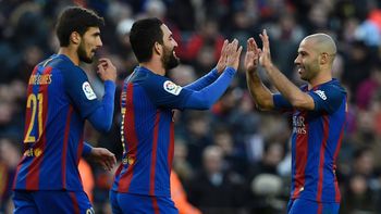 El festejo de Mascherano con André Gomes y Arda Turán El festejo de Mascherano con André Gomes y Arda Turán