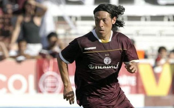 Racing sigue sumando y Mauro Camoranesi está a un paso