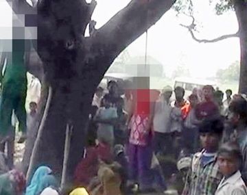 Macabro: en la India colgaron a dos chicas en un árbol