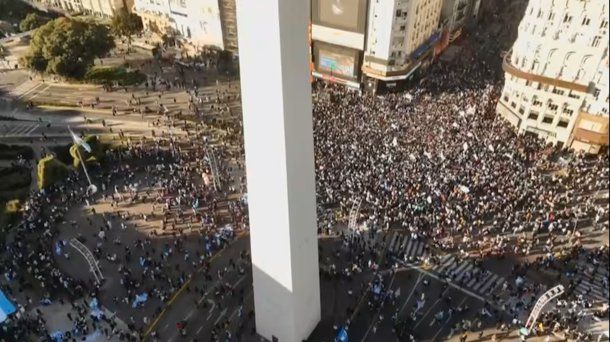 El épico triunfo de la Selección Argentina se festejó en el Obelisco