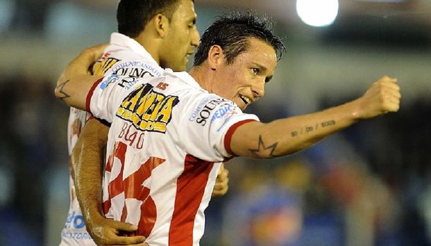 Huracán goleó a Tigre y sacó una gran ventaja para la revancha