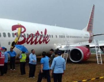Un avión se despistó en Indonesia y causó terror entre los pasajeros
