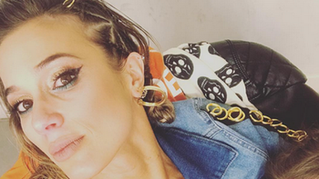 Chechu Bonelli, furiosa en ShowMatch. Chechu Bonelli, furiosa en ShowMatch.