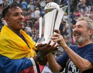 Daniel Vila reveló contactos con River por Sebastián Villa y enfrió la negociación