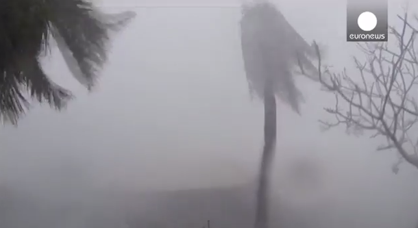 Un cazador de tormentas grabó el paso del tifón Haiyan