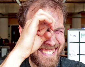 ¿Usás lentes? Conocé este truco increíble para ver bien sin usar anteojos