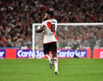 River se lo dio vuelta a Rosario Central y puso un pie en cuartos de final