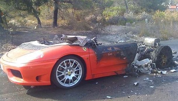 Ever Banega chocó su lujosa Ferrari y la prendió fuego