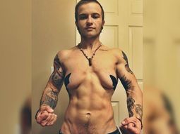 Colter, de 24 años, está cada vez más satisfecho con su cuerpo Colter, de 24 años, está cada vez más satisfecho con su cuerpo