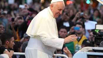 francisco encabezo el via crucis en copacabana francisco encabezo el via crucis en copacabana