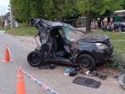 impresionante choque fatal en cordoba: una camioneta 4x4 embistio a un auto y hay dos fallecidos impresionante choque fatal en cordoba: una camioneta 4x4 embistio a un auto y hay dos fallecidos