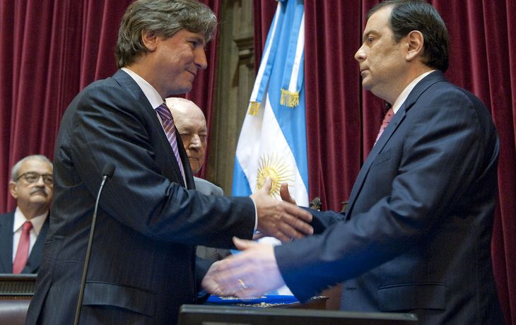 El senado eligió a Zamora como presidente provisional