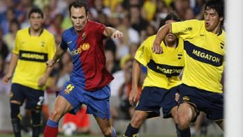 Iniesta marcado por Facundo Roncaglia en el trofeo 2008 Iniesta marcado por Facundo Roncaglia en el trofeo 2008