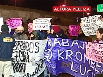 Empleados alimenticios cortan la colectora en Panamericana