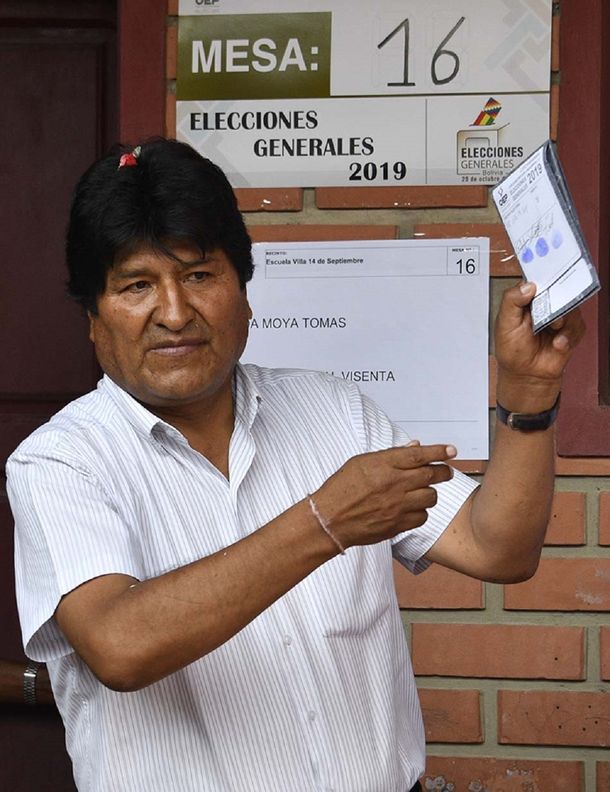 Elecciones en Bolivia: Evo Morales iría a balotaje con Carlos Mesa