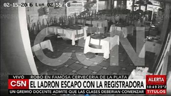 video: un ladron escapo con la caja registradora de una famosa cerveceria video: un ladron escapo con la caja registradora de una famosa cerveceria