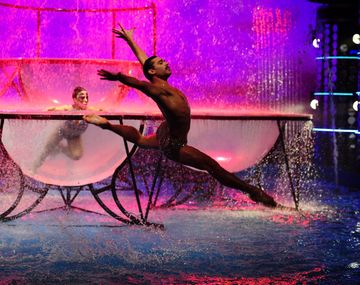 Noelia Pompa y Piquín brillaron en el Aquadance