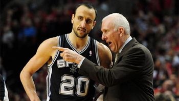 Popovich dándole una indicación a Ginóbili Popovich dándole una indicación a Ginóbili