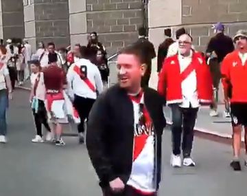 Piedra libre para Joni Viale en Seattle: fue a ver a River y en las redes lo culpan de la derrota