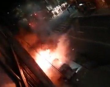 Quemacoche en Palermo incendió un contenedor y tres autos