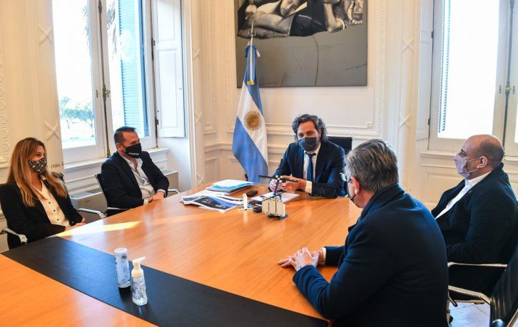 Santiago Cafiero se entrevistó con los creadores del primer picosatélite argentino