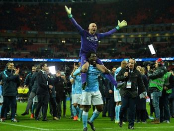 Caballero se vistió de héroe y el City es campeón de Copa de la Liga