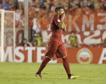 Emmanuel Gigliotti se retira expulsado tras el uso del VAR