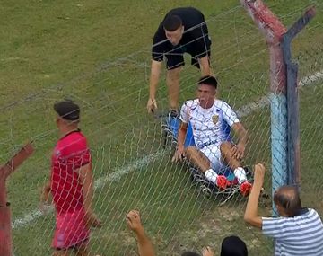 Un camillero soltó a un jugador y desató una pelea entre Brown y Dock Sud