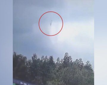 China: así se estrellaba el avión que llevaba 132 personas a bordo