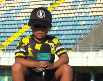 La tristeza de un nene por el cambio de la sede de su equipo en Colombia