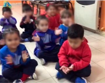 Una maestra se burló de un nene por la eliminación de River en la Copa de la Superliga