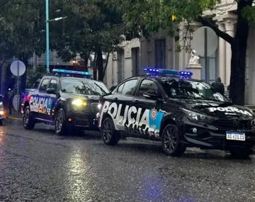 La Policía realizó un operativo en la Escuela Alberdi. Foto: El Litoral.