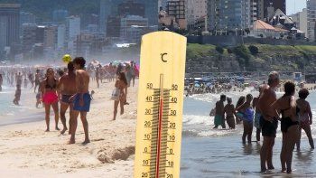 Sube la temperatura del agua en Mar del Plata. Sube la temperatura del agua en Mar del Plata.