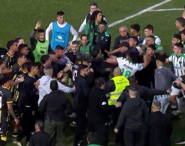 Imágenes sensibles: graves incidentes tras el triunfo de Almirante ante Chicago