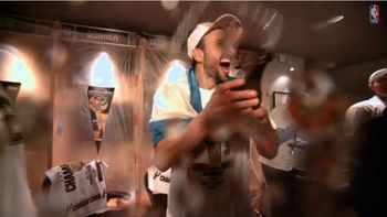 mira la pelicula del festejo intimo de los spurs de ginobili tras la consagracion en la nba mira la pelicula del festejo intimo de los spurs de ginobili tras la consagracion en la nba