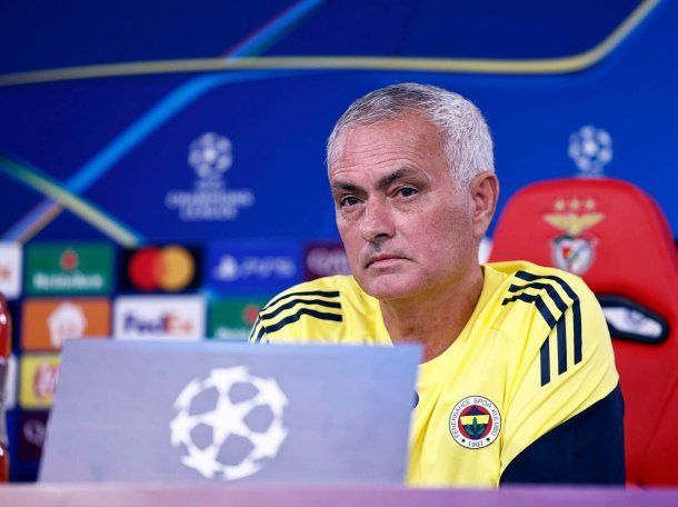 Fenerbahçe despidió a José Mourinho tras quedar eliminado de la Champions League