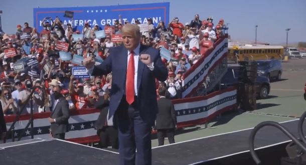 Elecciones en Estados Unidos: extravagante cierre de Donald Trump bailando YMCA en Twitter